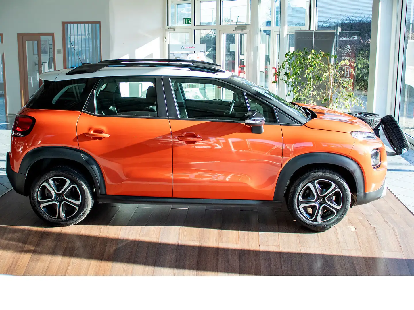 Citroen C3 Aircross Feel Pack Diesel Orange - 2