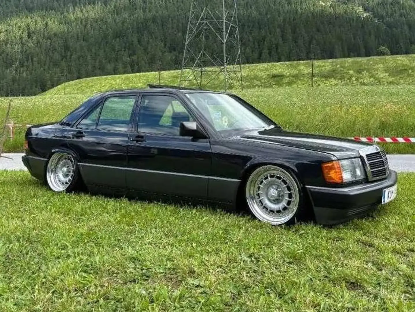 Mercedes-Benz 190 190 E 1,8 Schwarz - 1