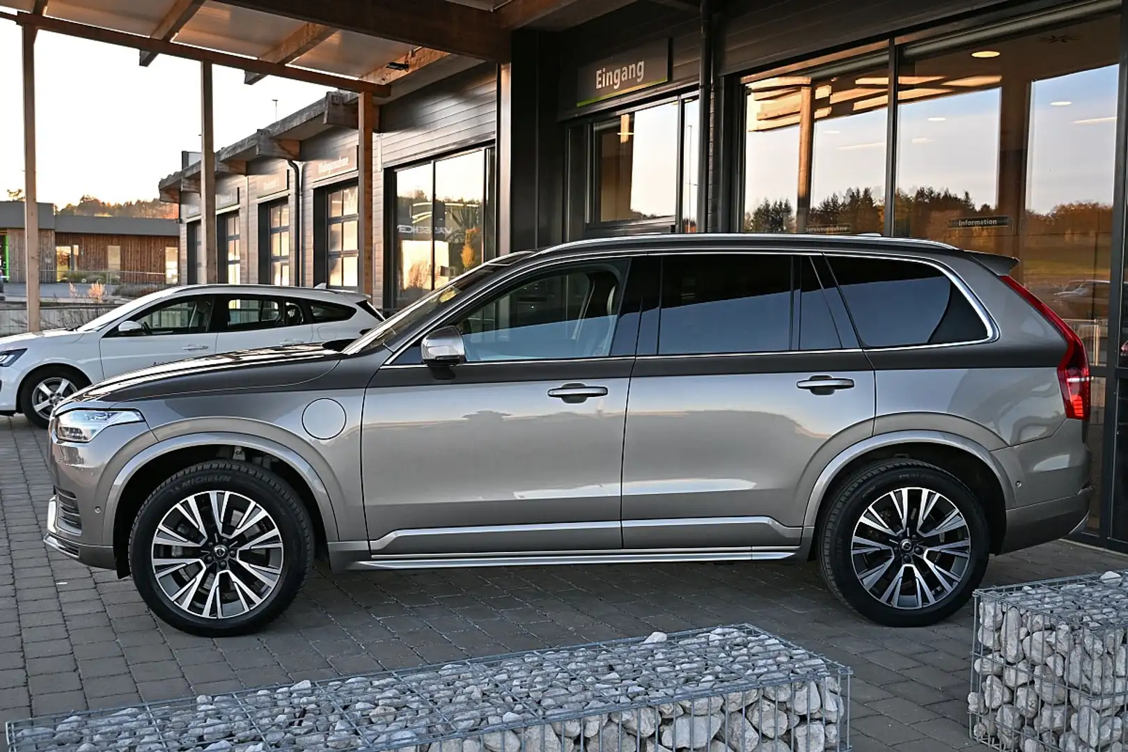 Volvo XC90 T8 Twin Engine PHEV Momentum Pro ACC, Panorama,... Gris - 2
