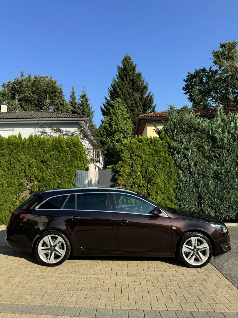 Opel Insignia INSIGNIA SPORTS TOURER SW - 1