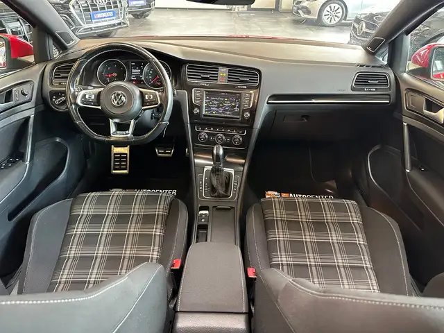 Volkswagen Golf view 6