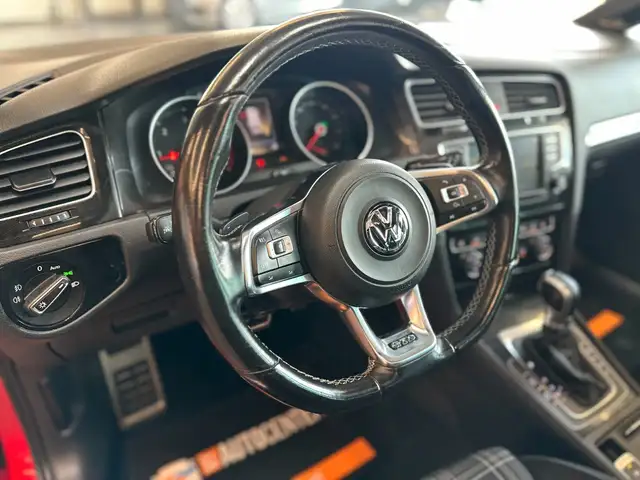 Volkswagen Golf view 10
