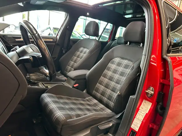 Volkswagen Golf view 8