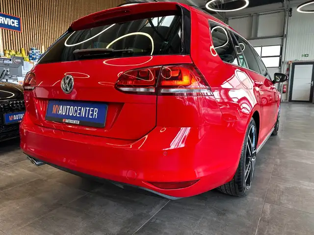 Volkswagen Golf view 2
