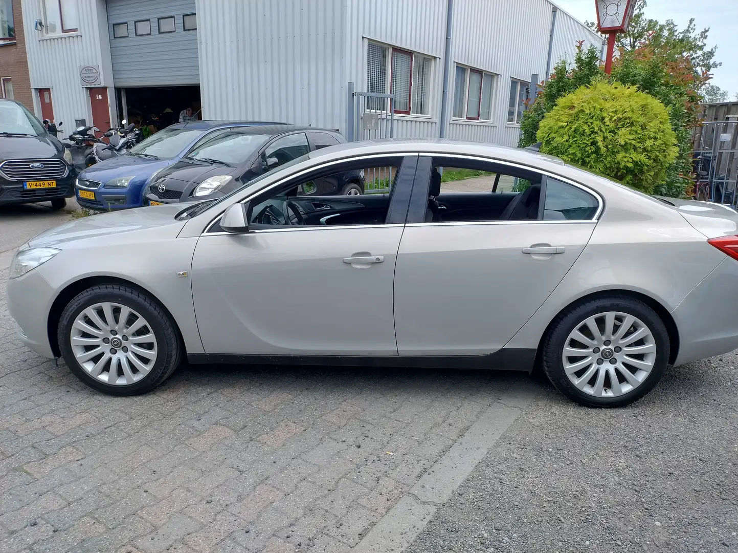 Opel Insignia 1.8 Business Beige - 2