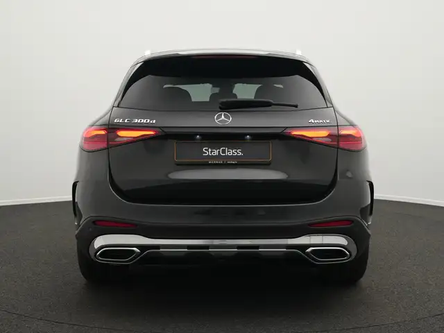 Mercedes-Benz 300 view 4
