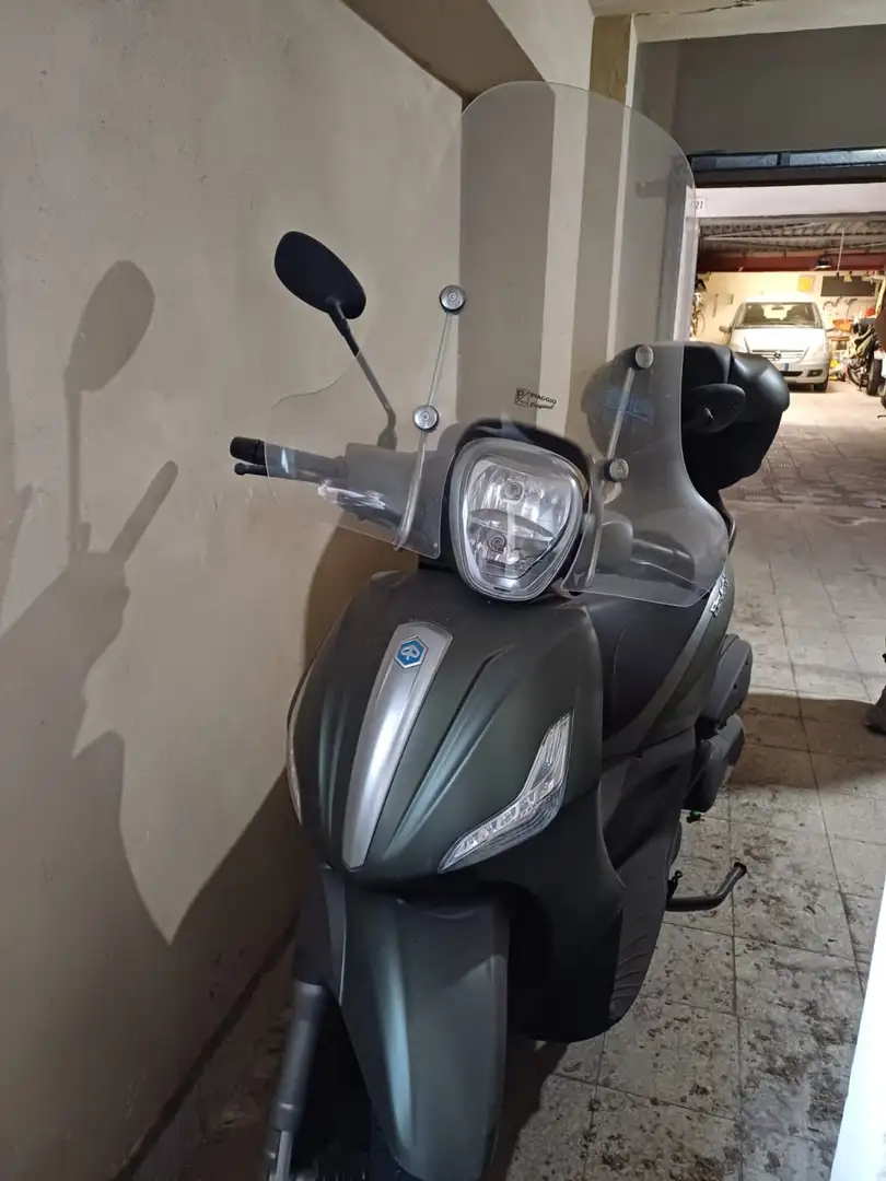 Piaggio Beverly 350 Verde - 1