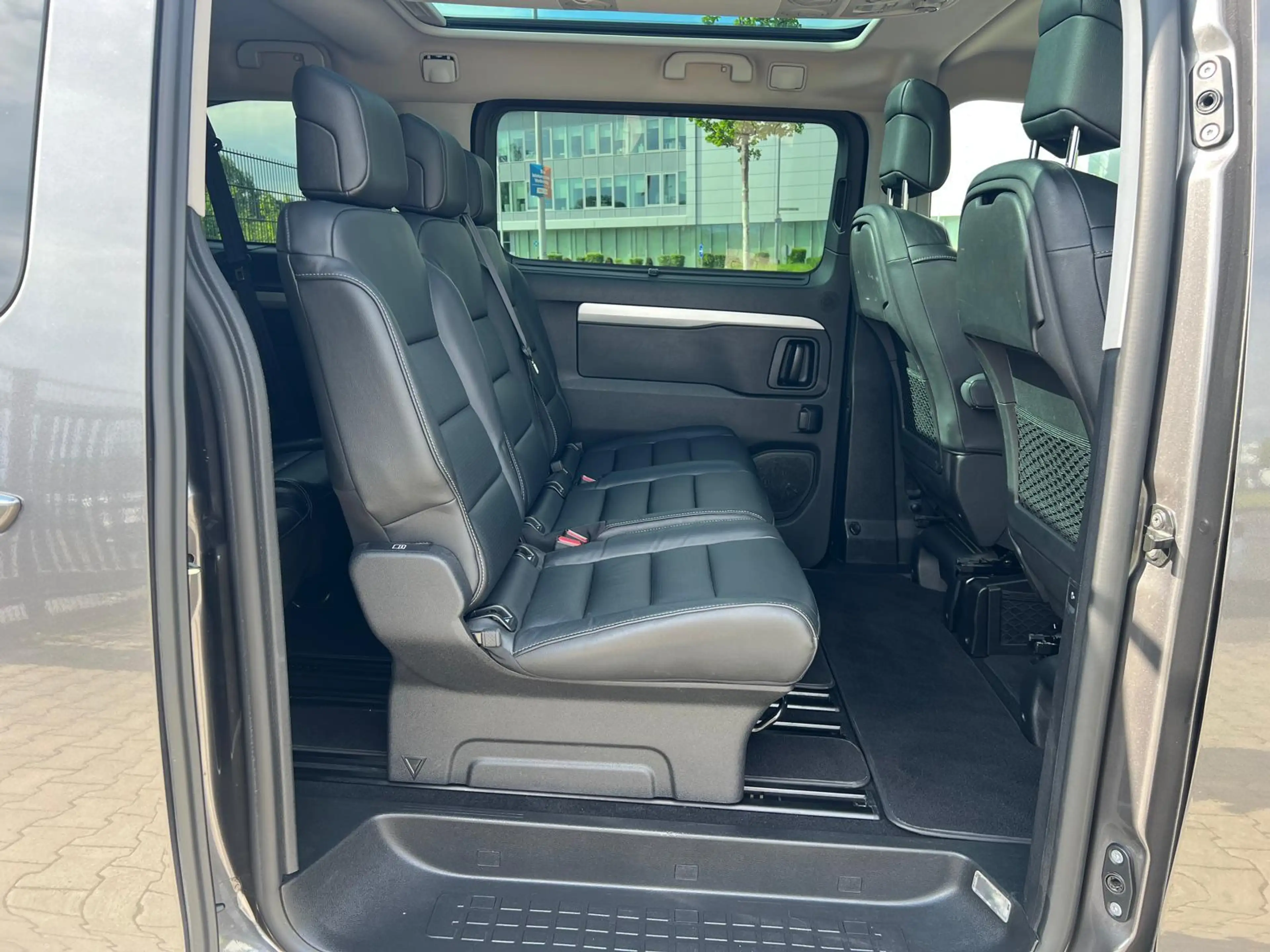 Peugeot Traveller 2.0 BlueHDI 180 Business Allure L2 Aut — photo 12