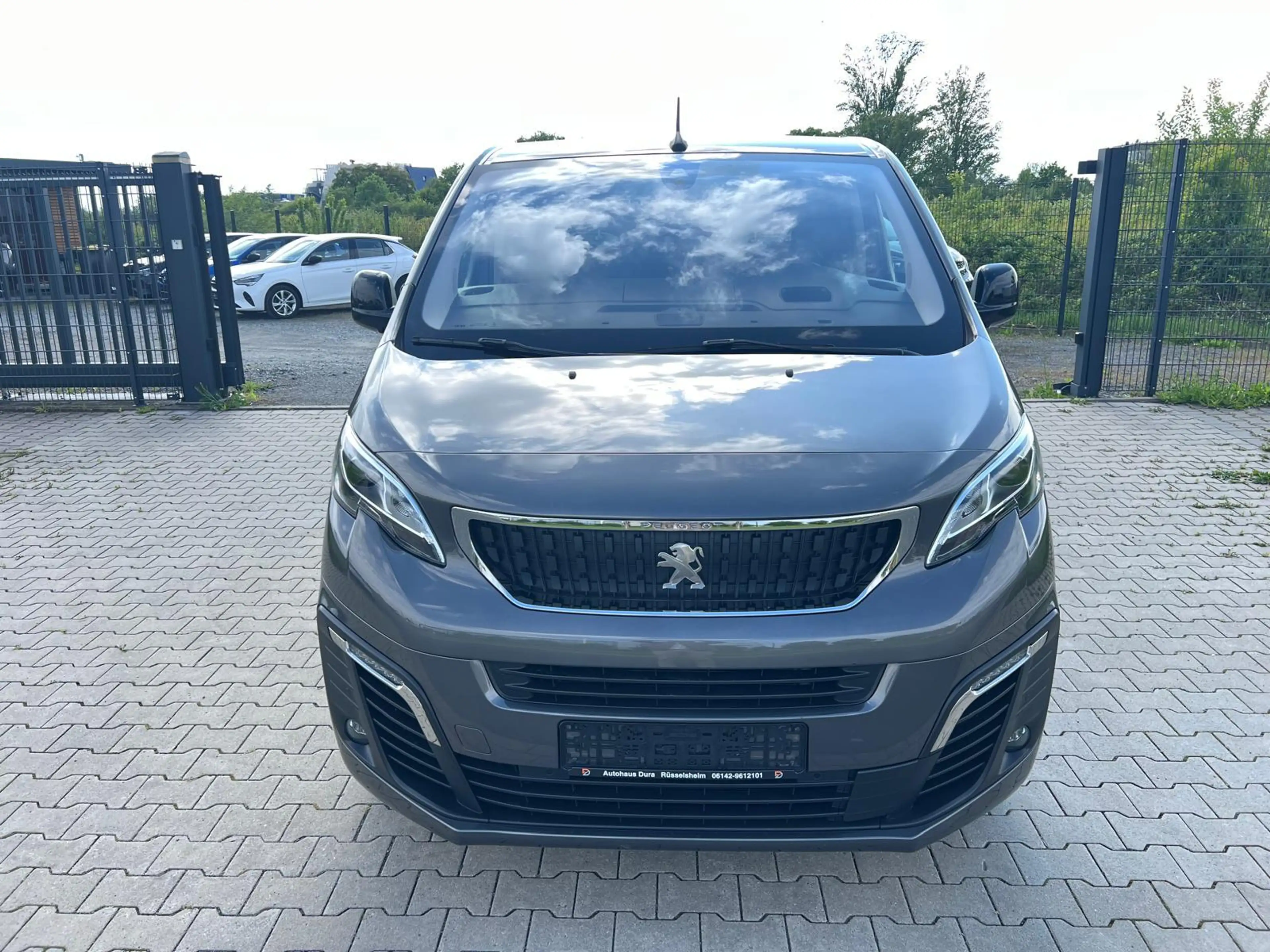 Peugeot Traveller 2.0 BlueHDI 180 Business Allure L2 Aut — photo 7