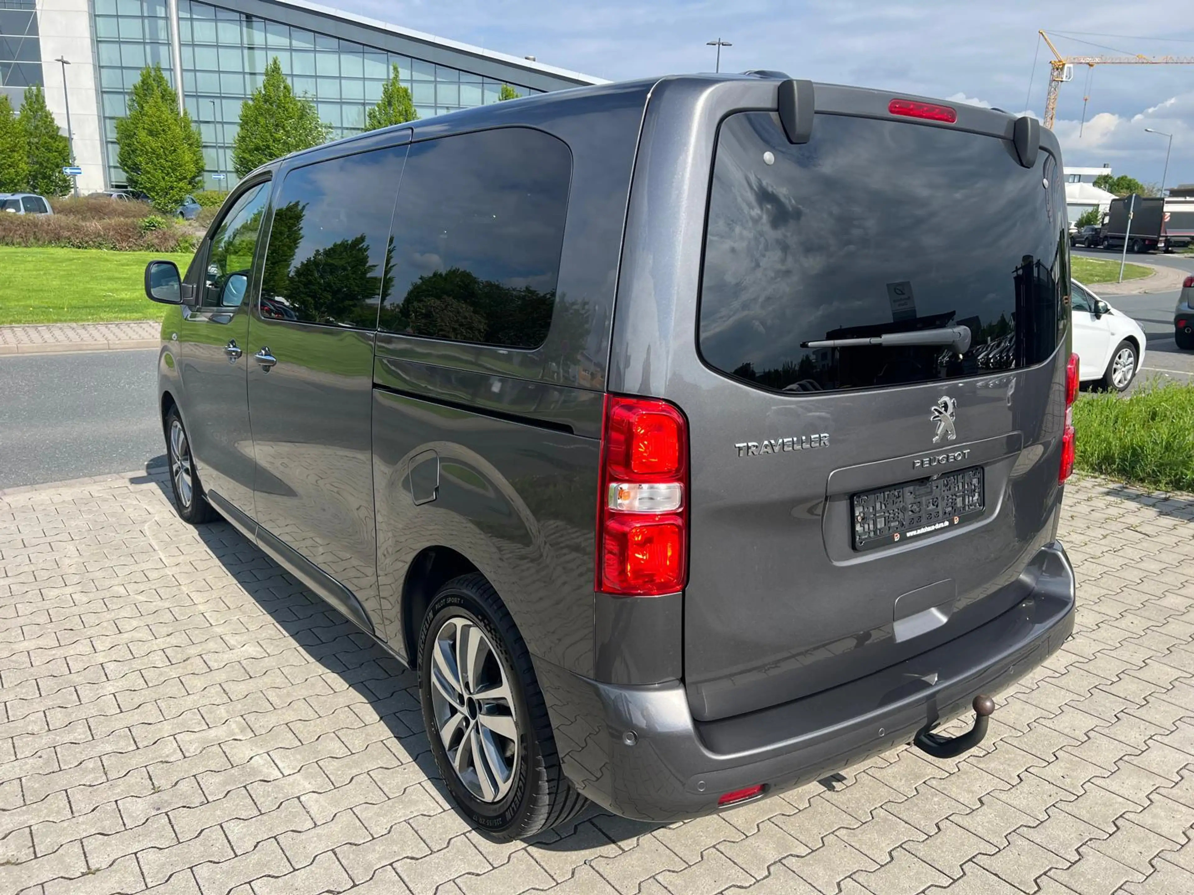 Peugeot Traveller 2.0 BlueHDI 180 Business Allure L2 Aut — photo 5