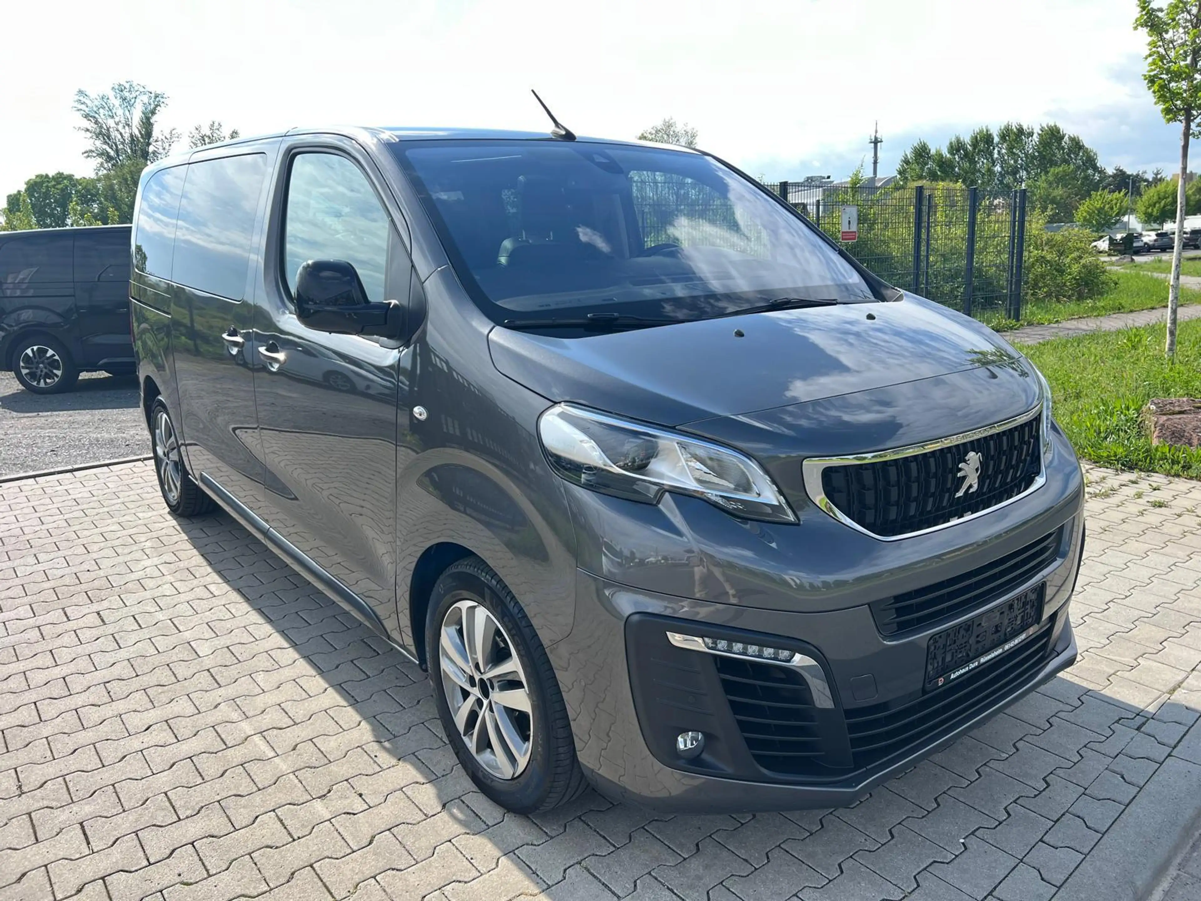 Peugeot Traveller 2.0 BlueHDI 180 Business Allure L2 Aut — photo 6