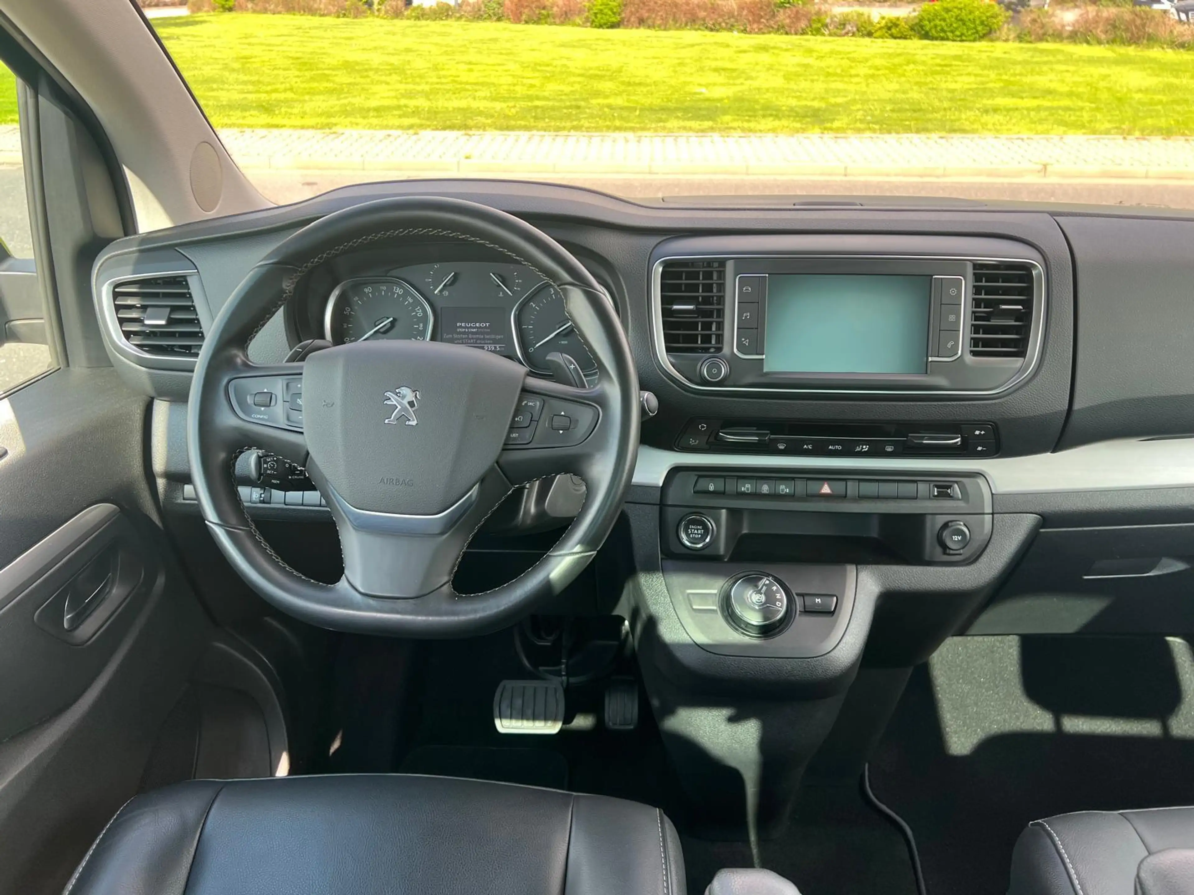 Peugeot Traveller 2.0 BlueHDI 180 Business Allure L2 Aut — photo 4