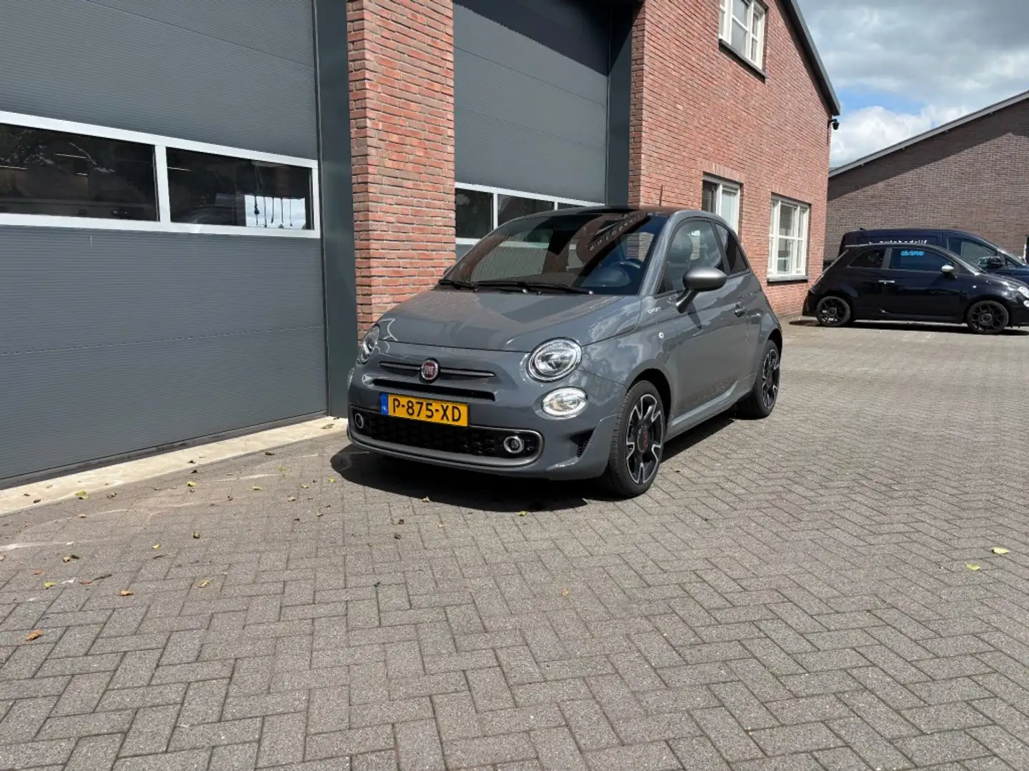 Fiat 500 1.0 Hybrid Sport Grijs - 1