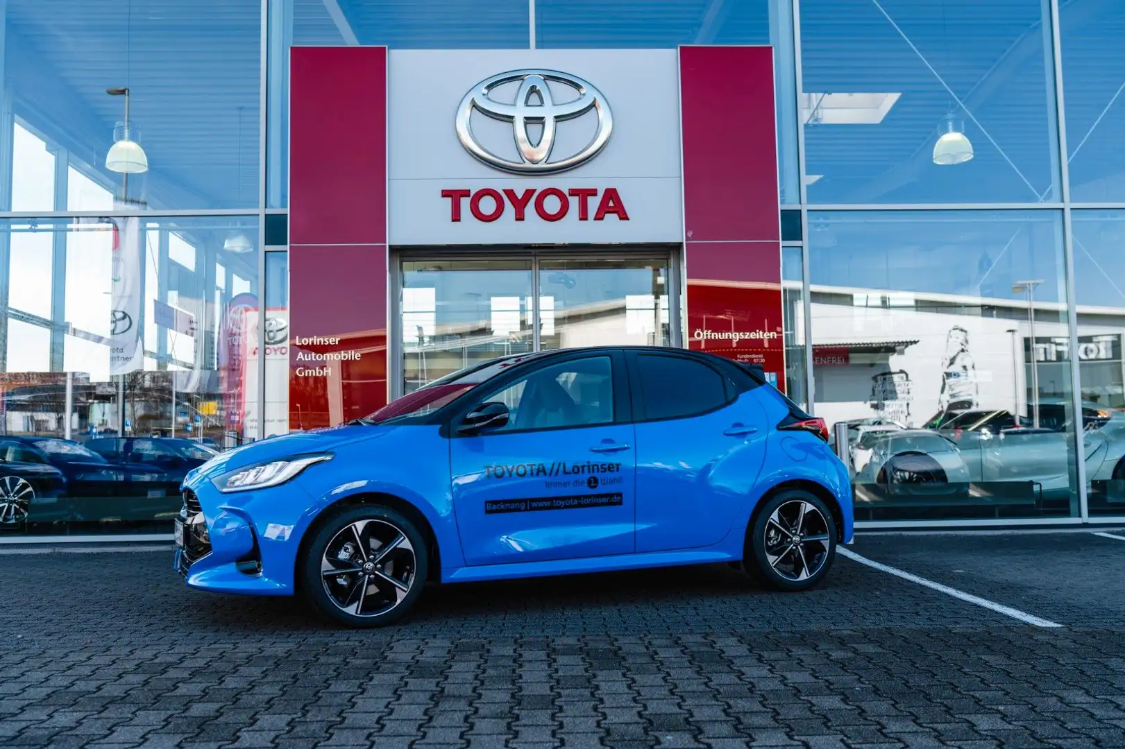 Toyota Yaris Hybrid Premiere Edition Синій - 1
