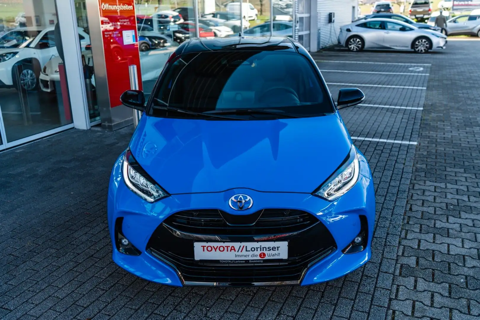 Toyota Yaris Hybrid Premiere Edition plava - 2