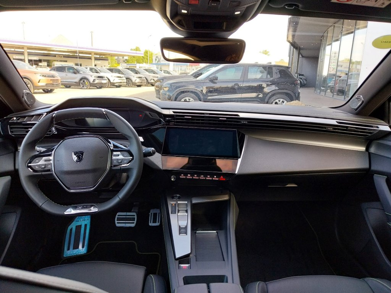 Peugeot 408 GT Plug-In Hybrid 225 e-EAT8 — photo 6