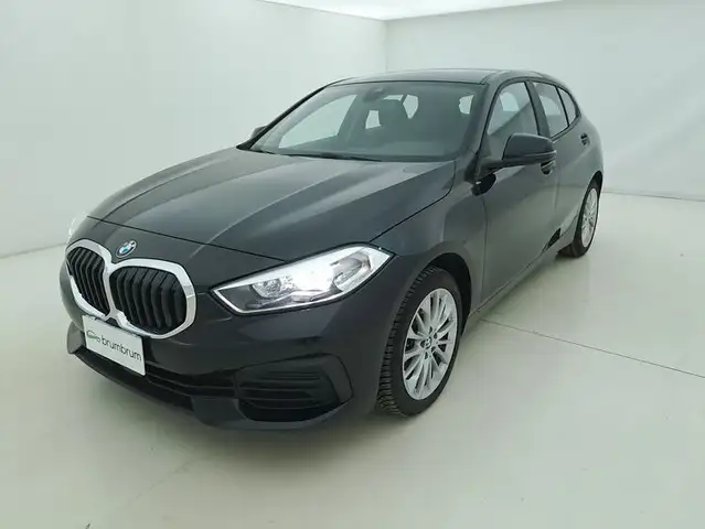 BMW 1 Series view 9
