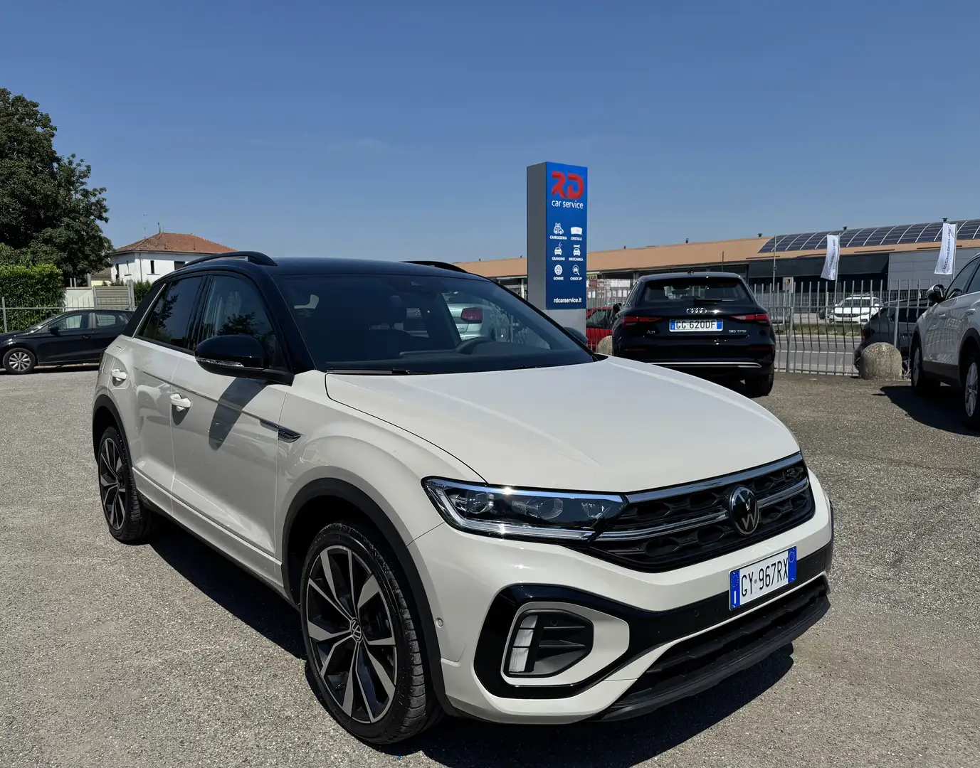 Volkswagen T-Roc 1.0 tsi R-Line Plus 115cv / KM0 / NO VINCOLI Grigio - 2