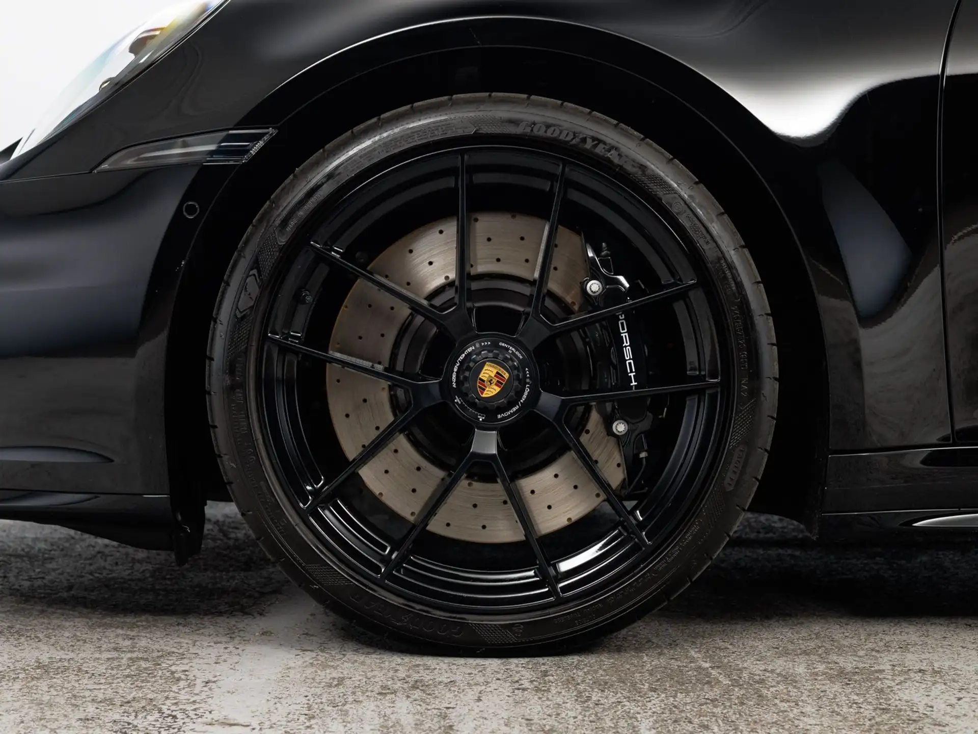 포르쉐 911 Carrera 4 GTS Cabriolet 2026 검정 사진 7