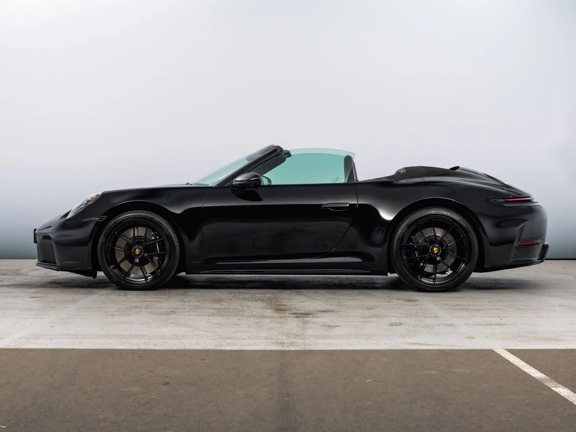 포르쉐 911 Carrera 4 GTS Cabriolet 2026 검정 사진 6