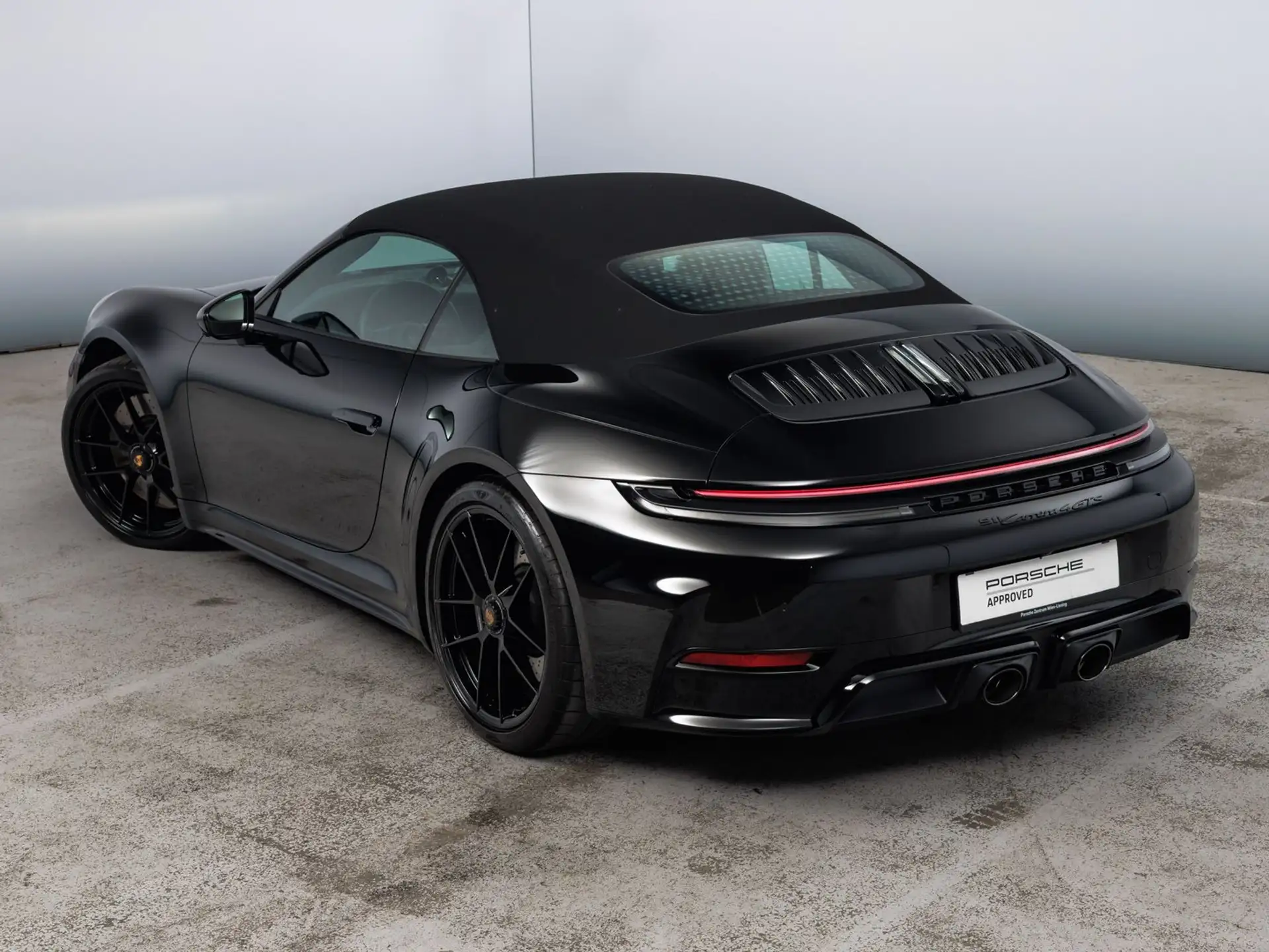 포르쉐 911 Carrera 4 GTS Cabriolet 2026 검정 사진 8
