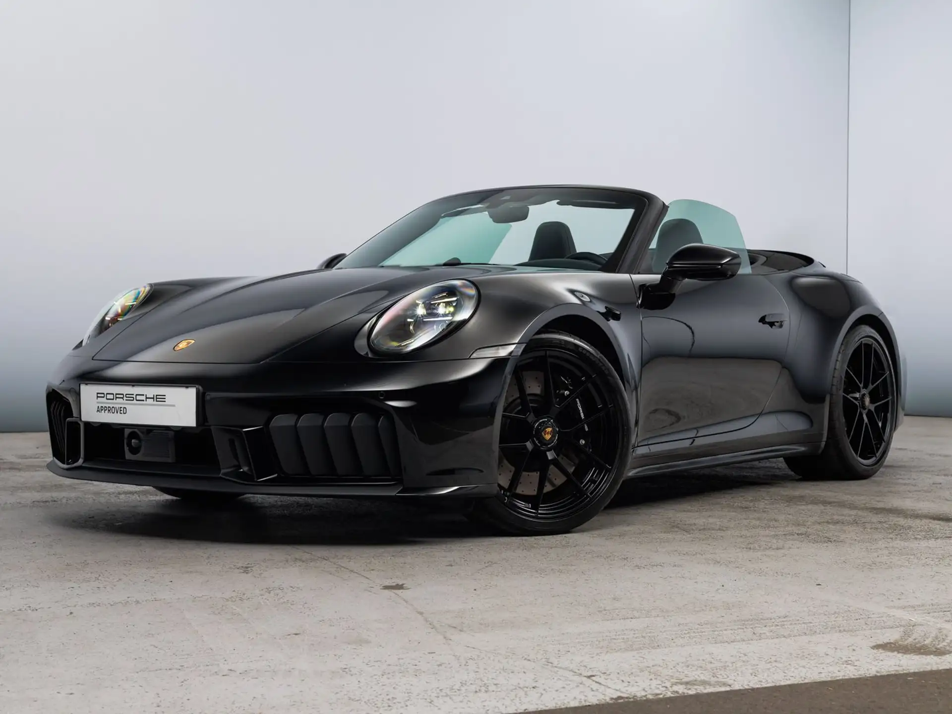 포르쉐 911 Carrera 4 GTS Cabriolet 2026 검정 사진 4