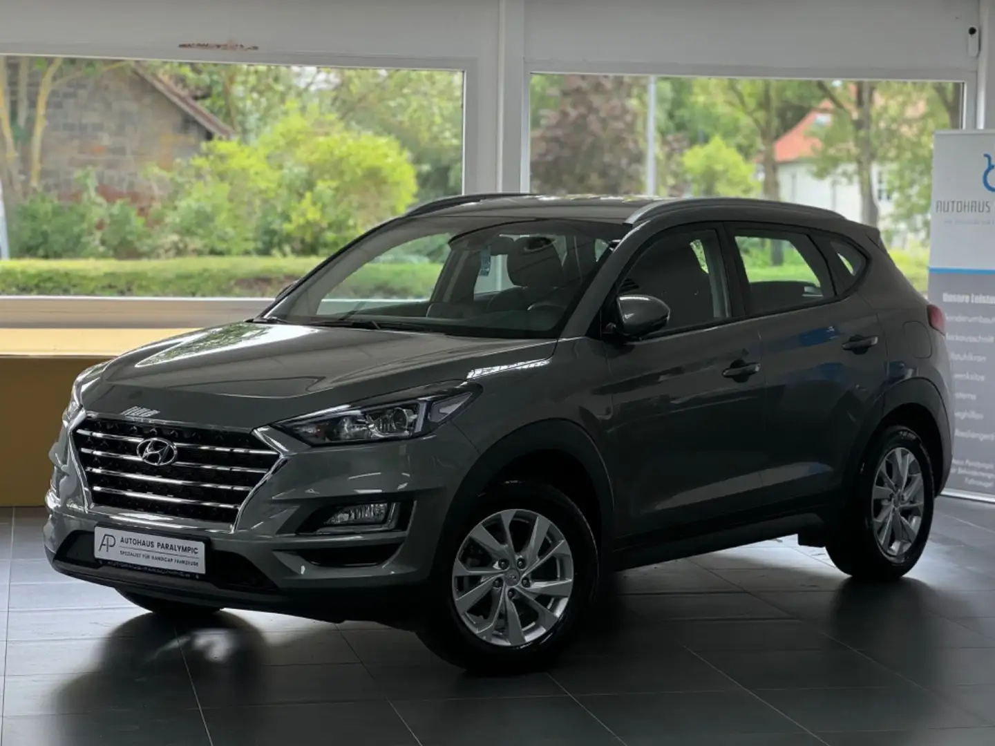 Hyundai TUCSON Trend 2WD *AHK*KAM*NAVI* Grau - 2