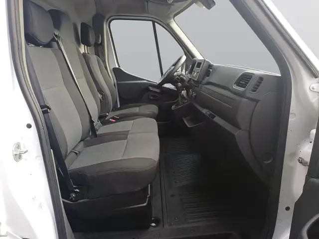 Renault Master view 13
