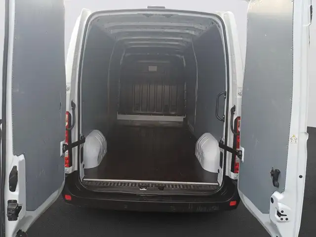 Renault Master view 9