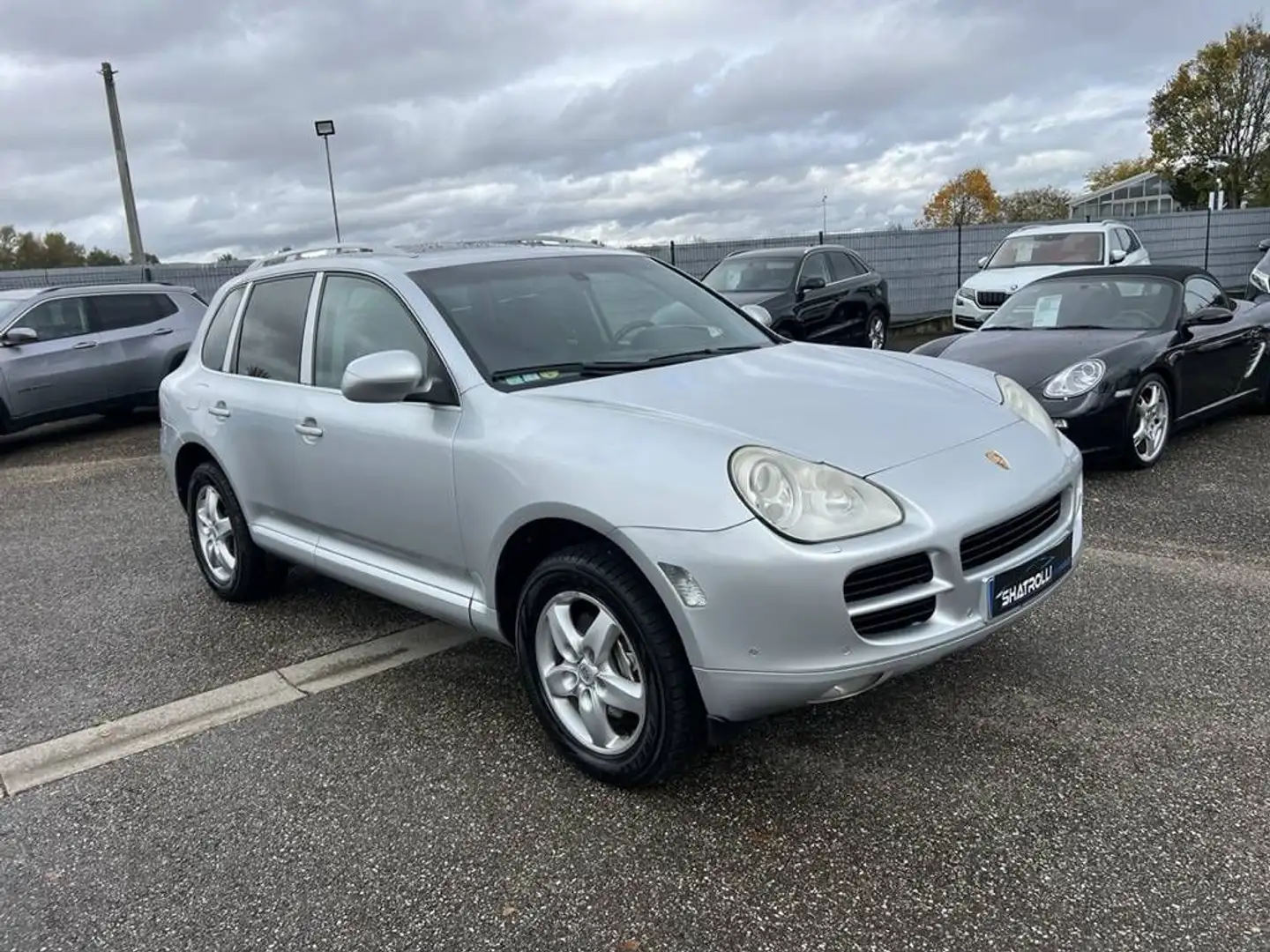 Porsche Cayenne I (955) S TipTronic 4.8 i 340ch V8 4X4 Cuir GPS ToitOuvrant Gris - 2