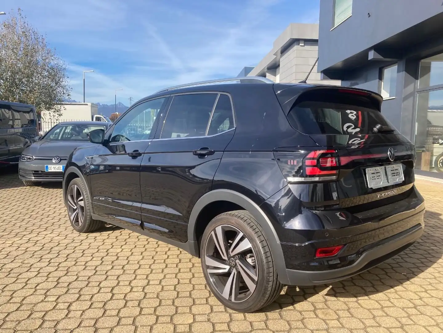 Volkswagen T-Cross 1.5 BENZINA  - R-LINE-LED NAVY-APP-TELECAMERA Noir - 2