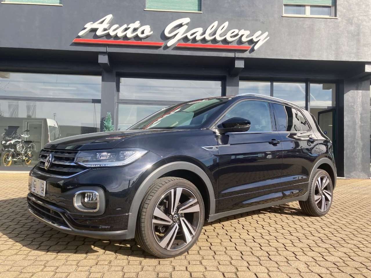 Volkswagen T-Cross 1.5 BENZINA  - R-LINE-LED NAVY-APP-TELECAMERA