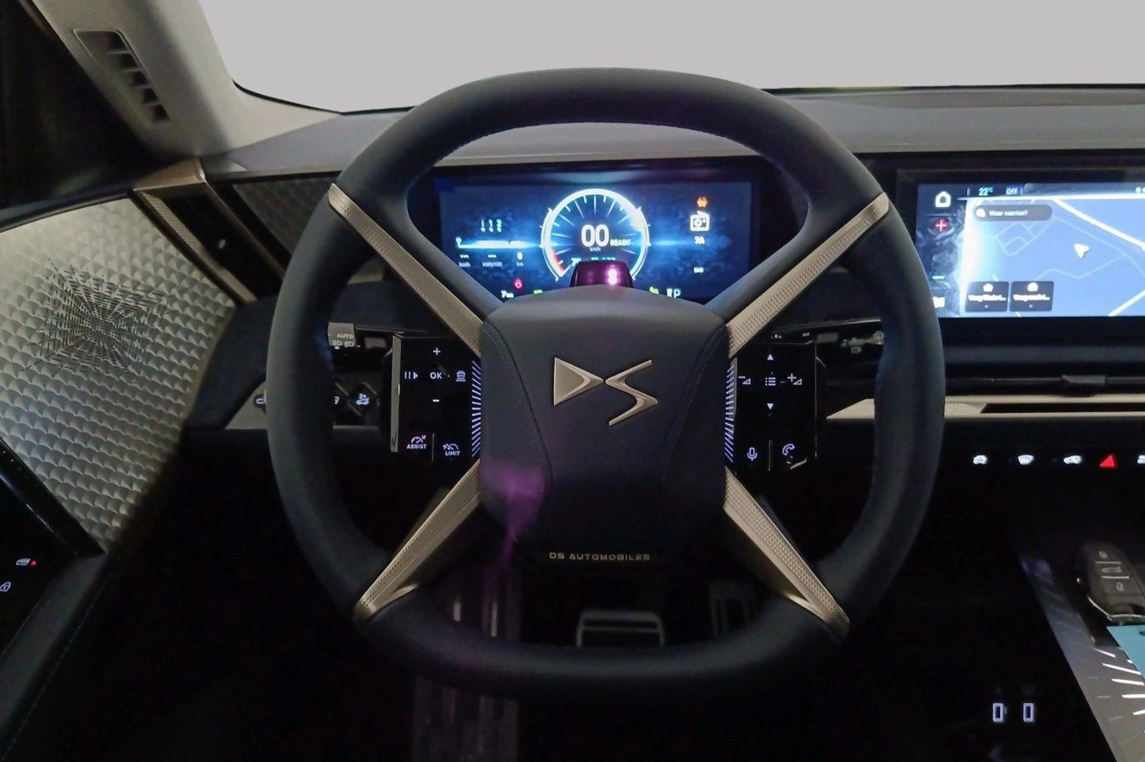 DS Automobiles N°8 FWD LONG RANGE — photo 12