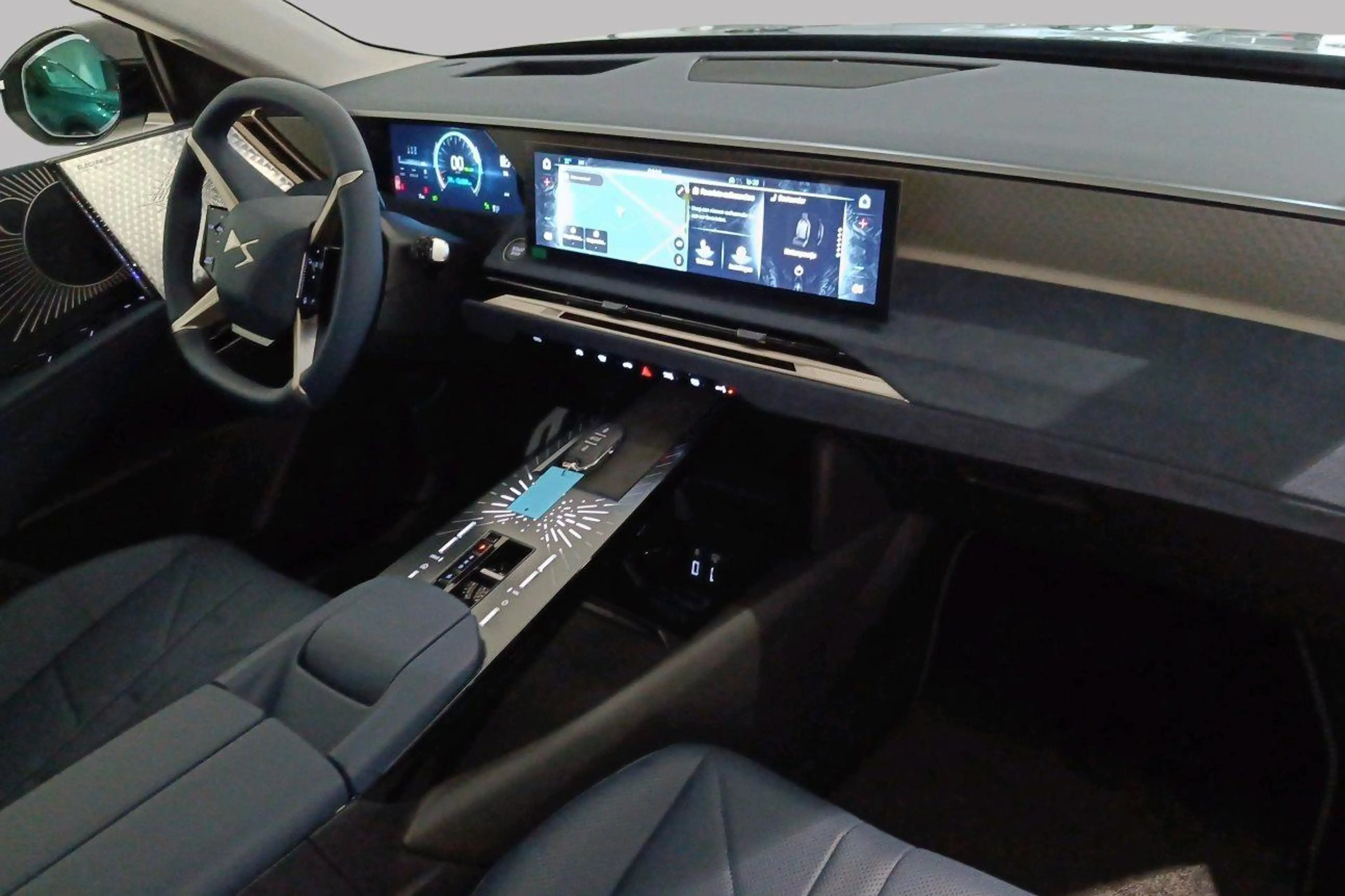DS Automobiles N°8 FWD LONG RANGE — photo 2