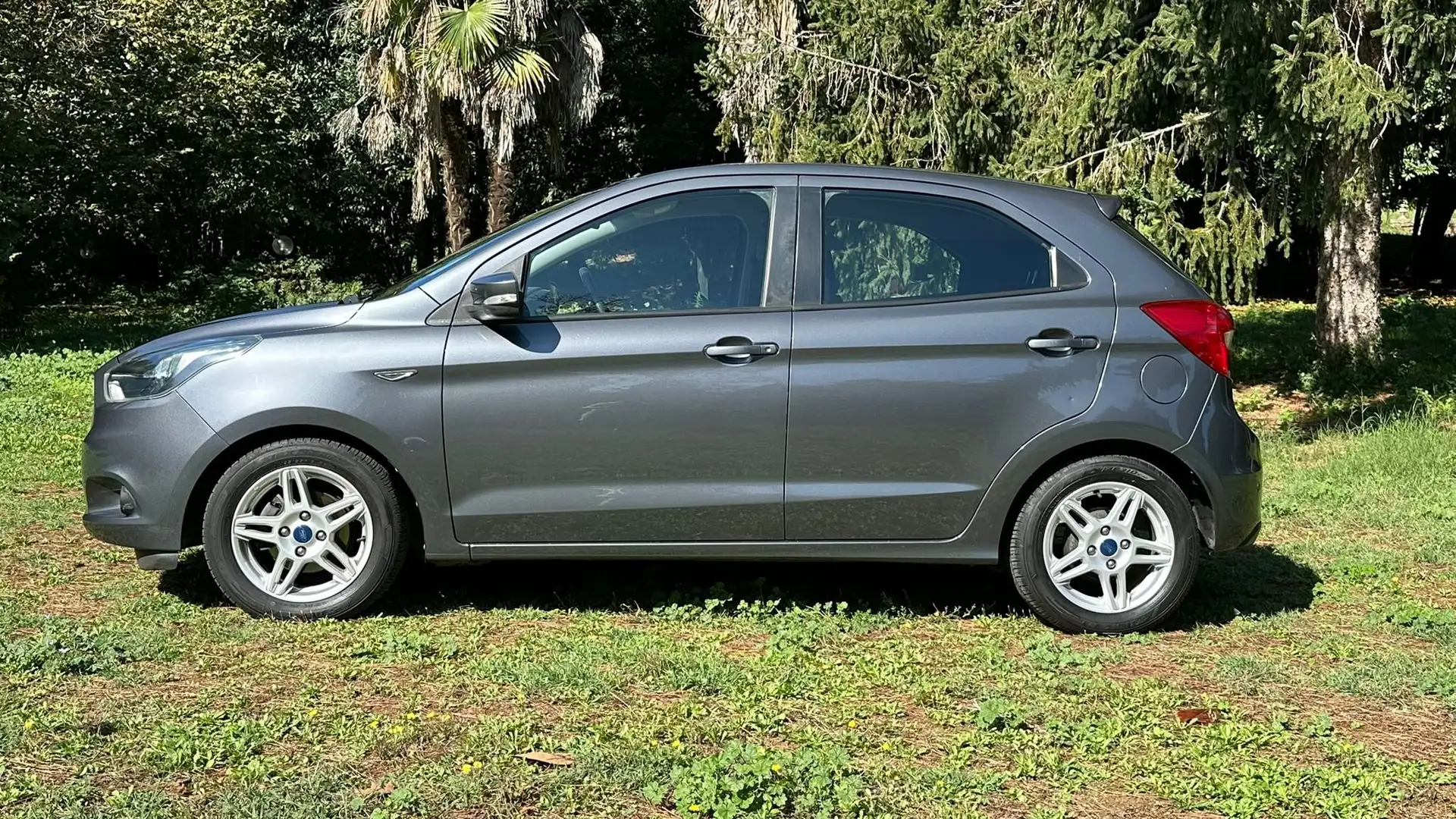 Ford Ka/Ka+ Ka + 1.2 Ultimate 85cv Bleu - 2