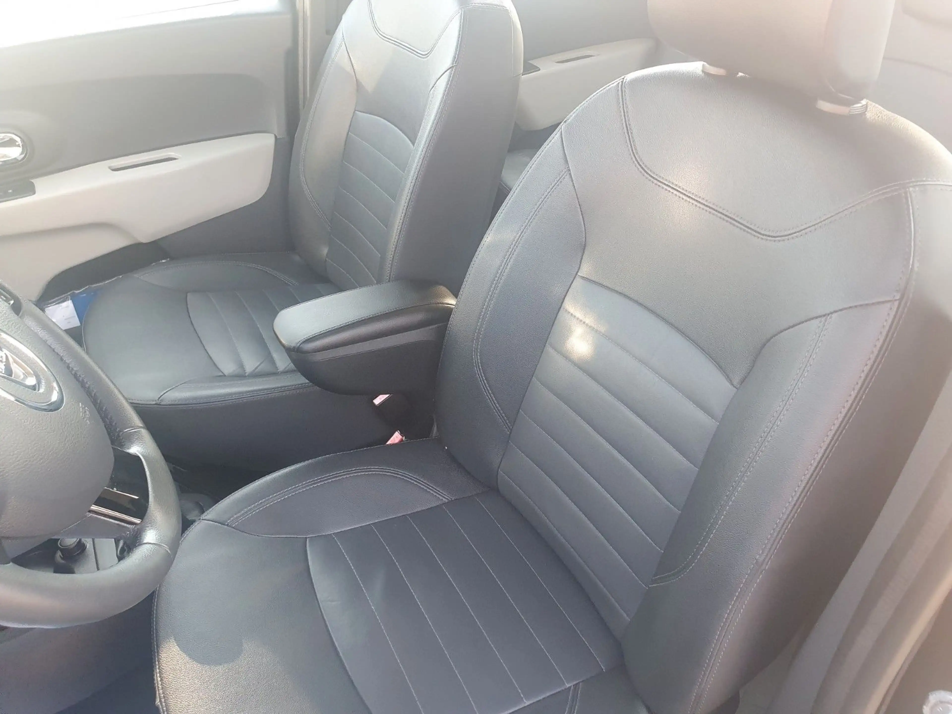 Dacia Lodgy Prestige GARANTIE LEDER KLIMA NAVI 1-HAND — photo 12