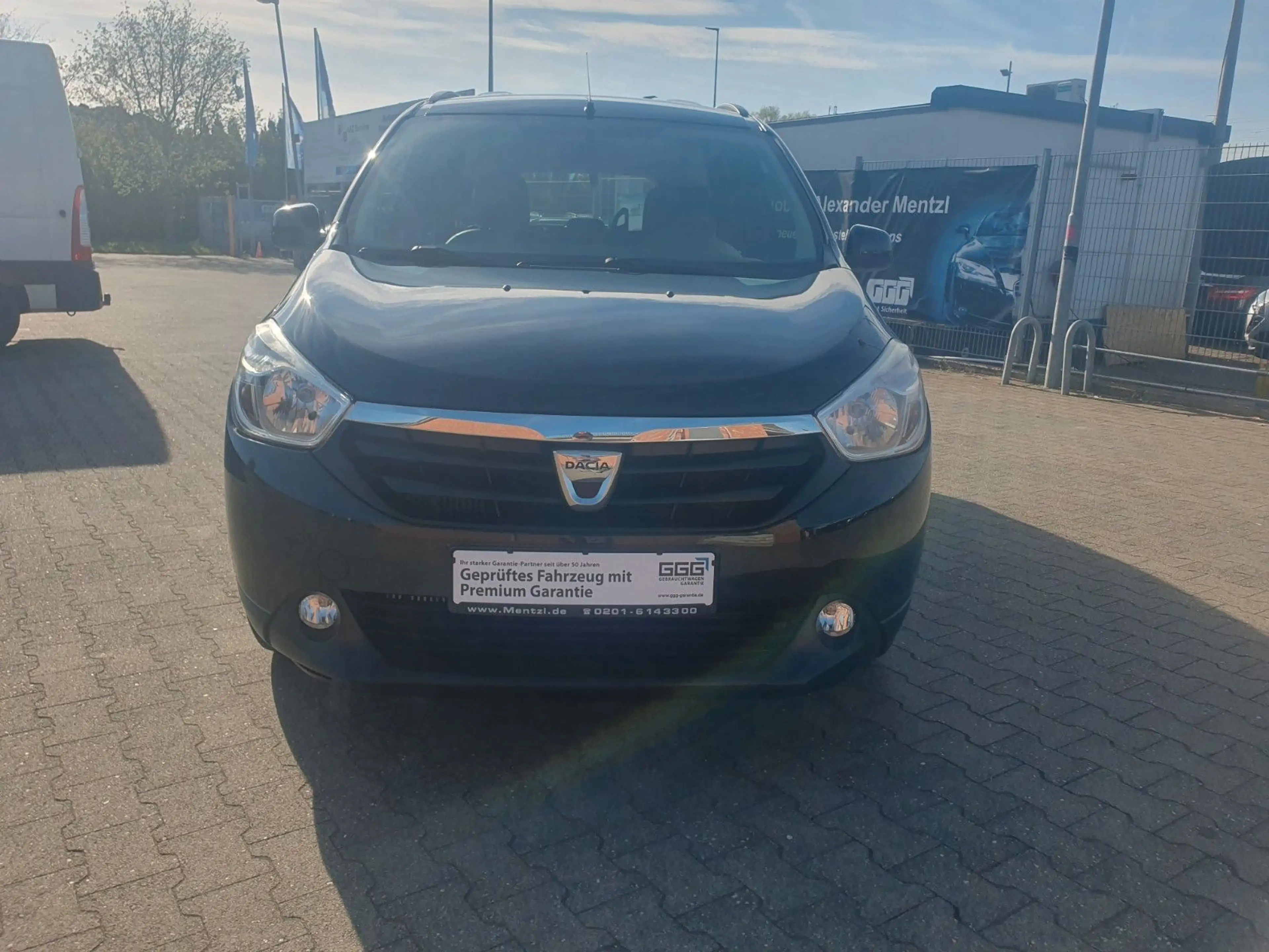 Dacia Lodgy Prestige GARANTIE LEDER KLIMA NAVI 1-HAND — photo 2
