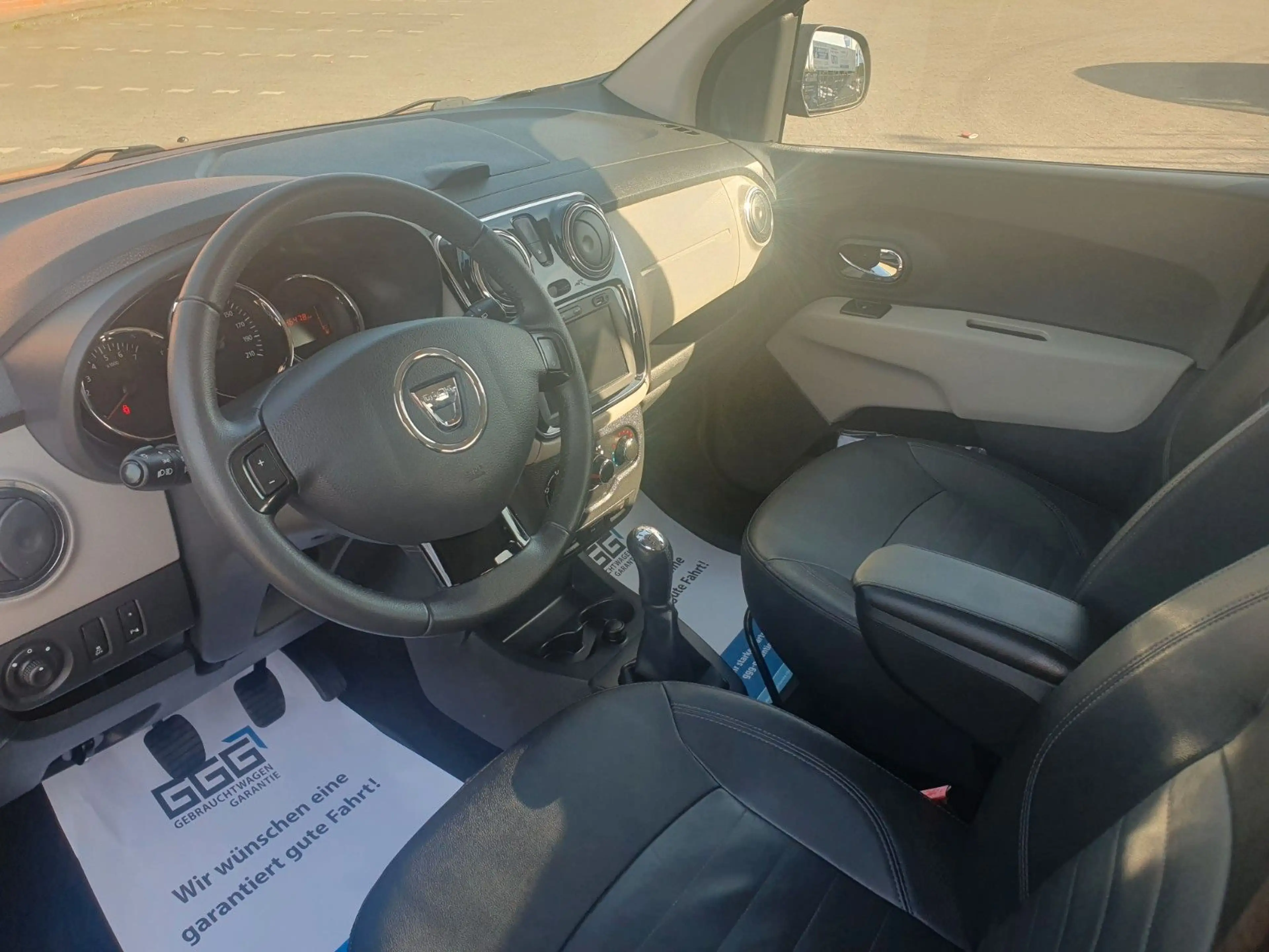 Dacia Lodgy Prestige GARANTIE LEDER KLIMA NAVI 1-HAND — photo 11