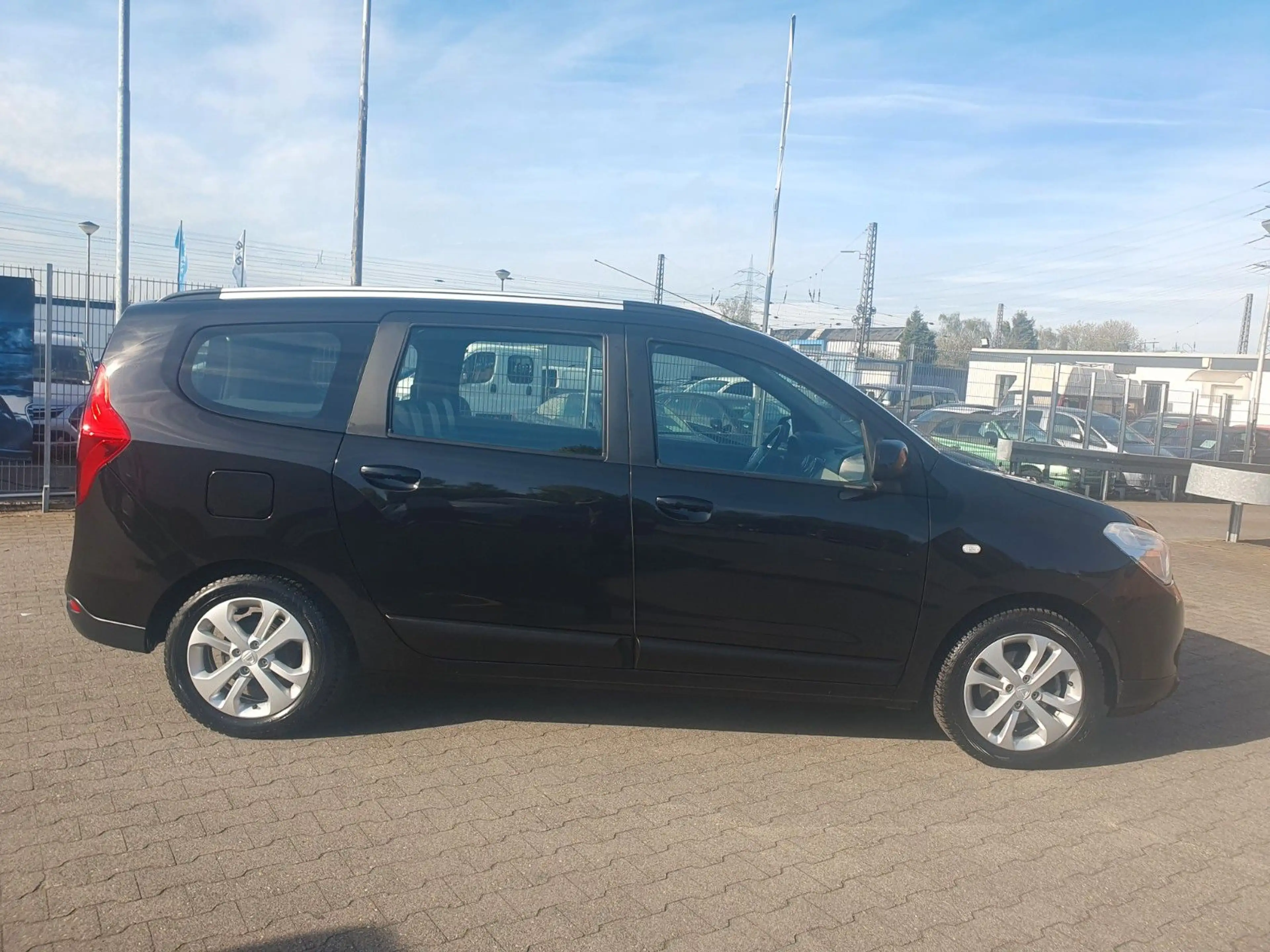 Dacia Lodgy Prestige GARANTIE LEDER KLIMA NAVI 1-HAND — photo 5
