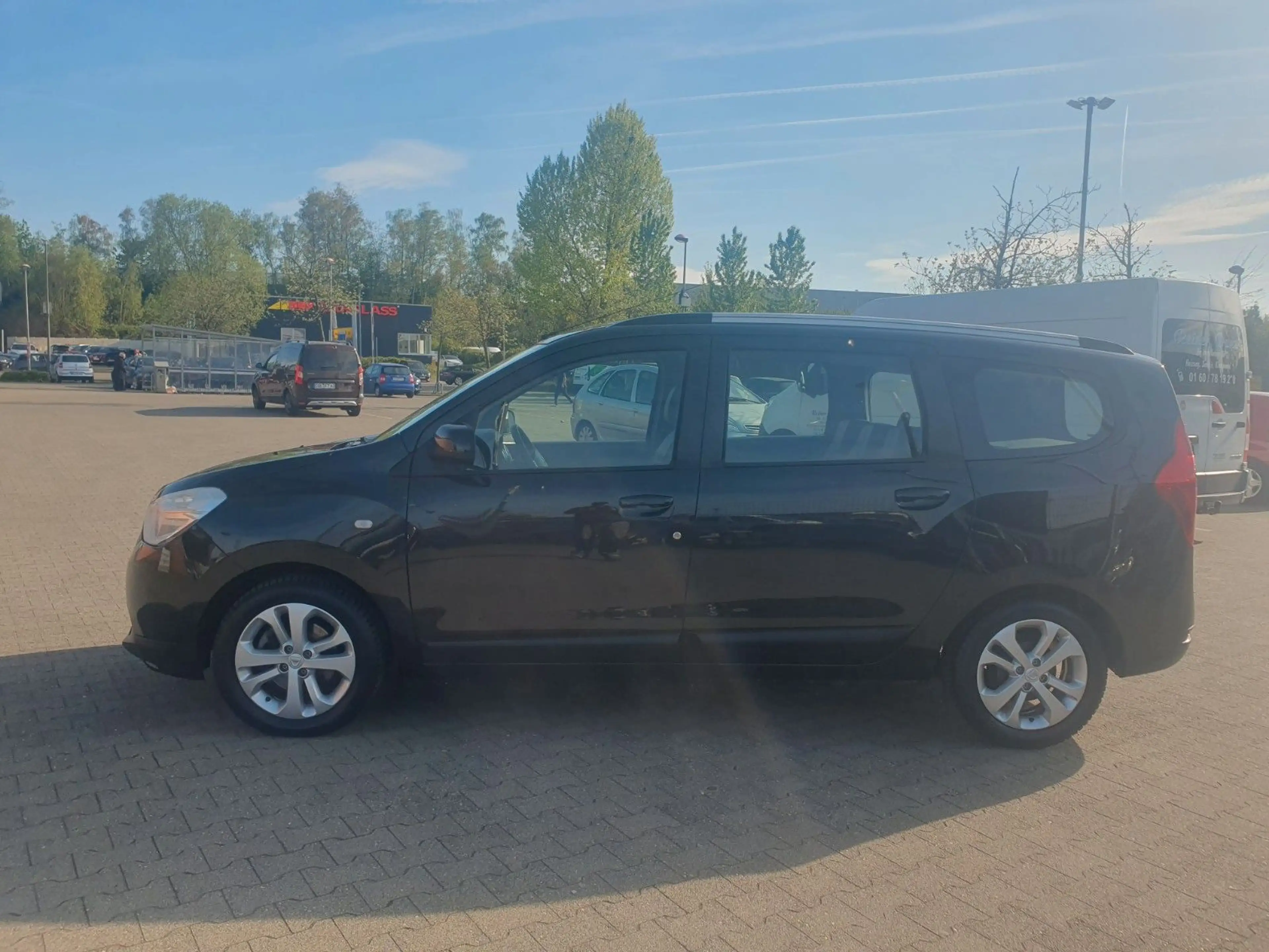Dacia Lodgy Prestige GARANTIE LEDER KLIMA NAVI 1-HAND — photo 4