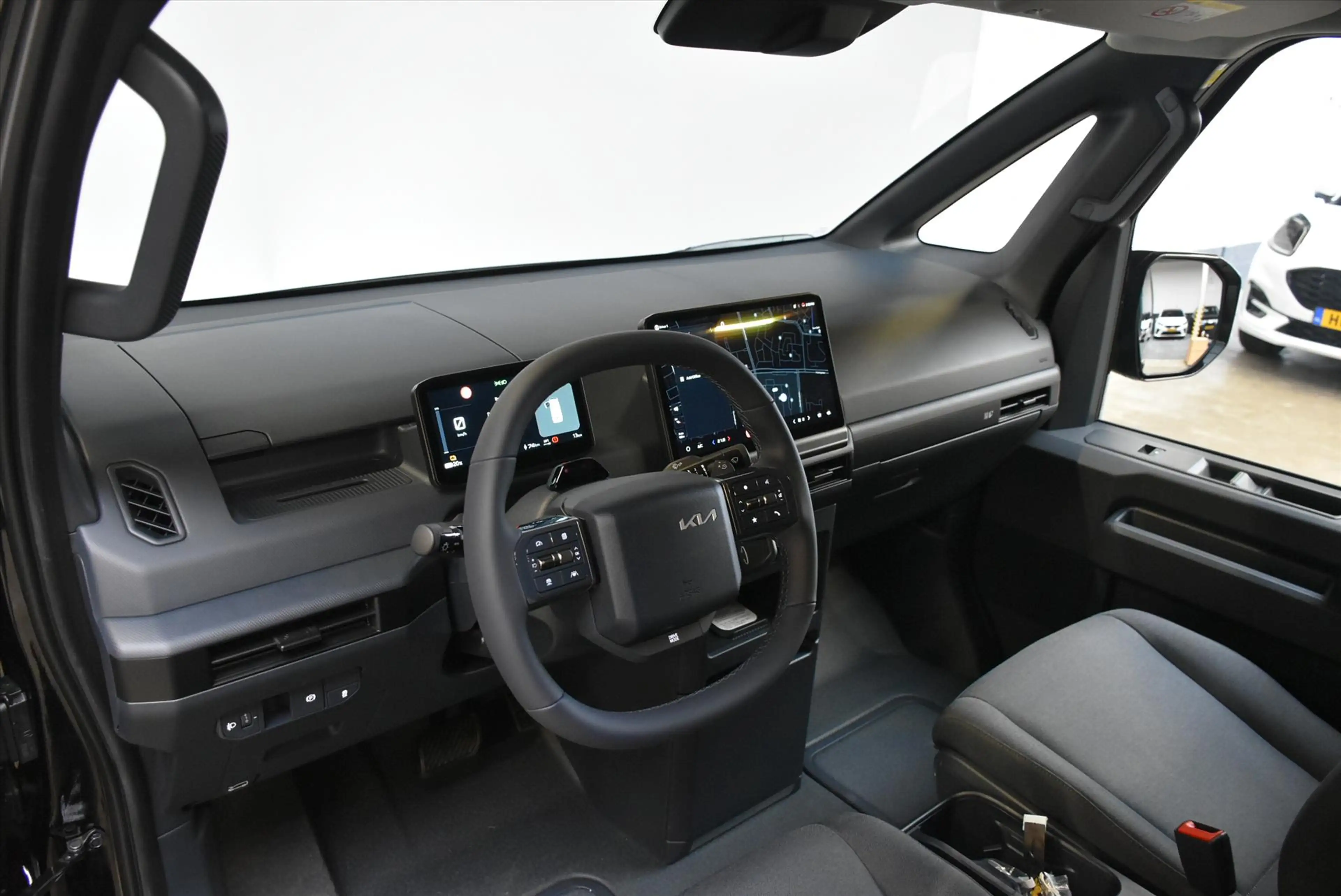 Kia PV5 Cargo 71,2 kWh 163pk L2H1 ELITE — photo 18