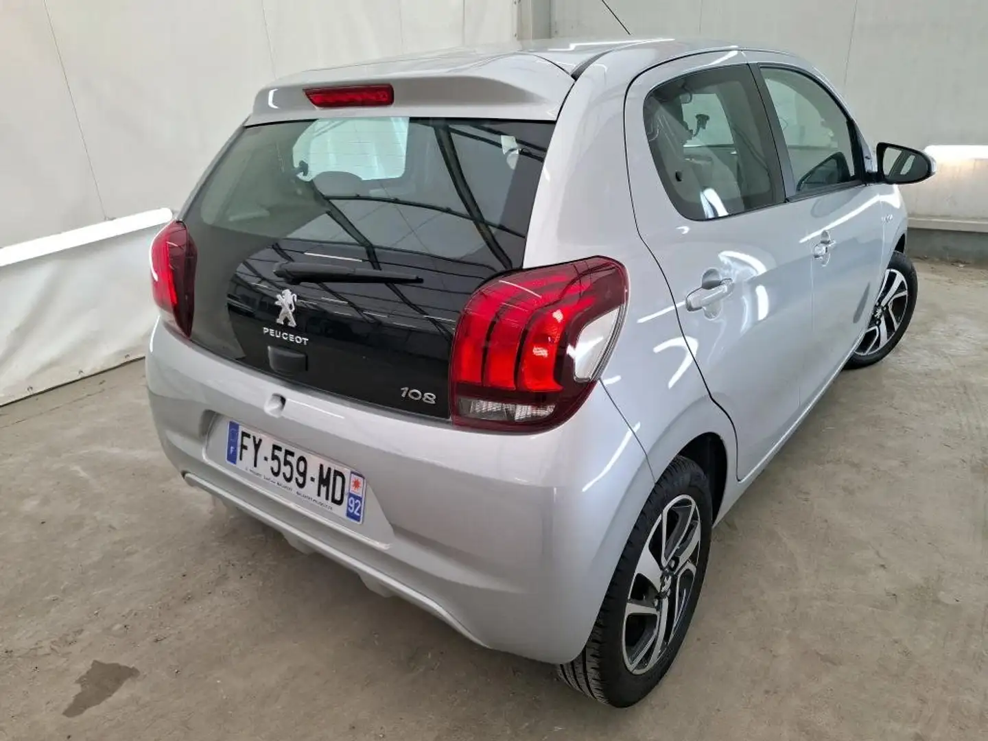 Peugeot 108 108 VTi 72ch BVM5 Allure Gris - 2