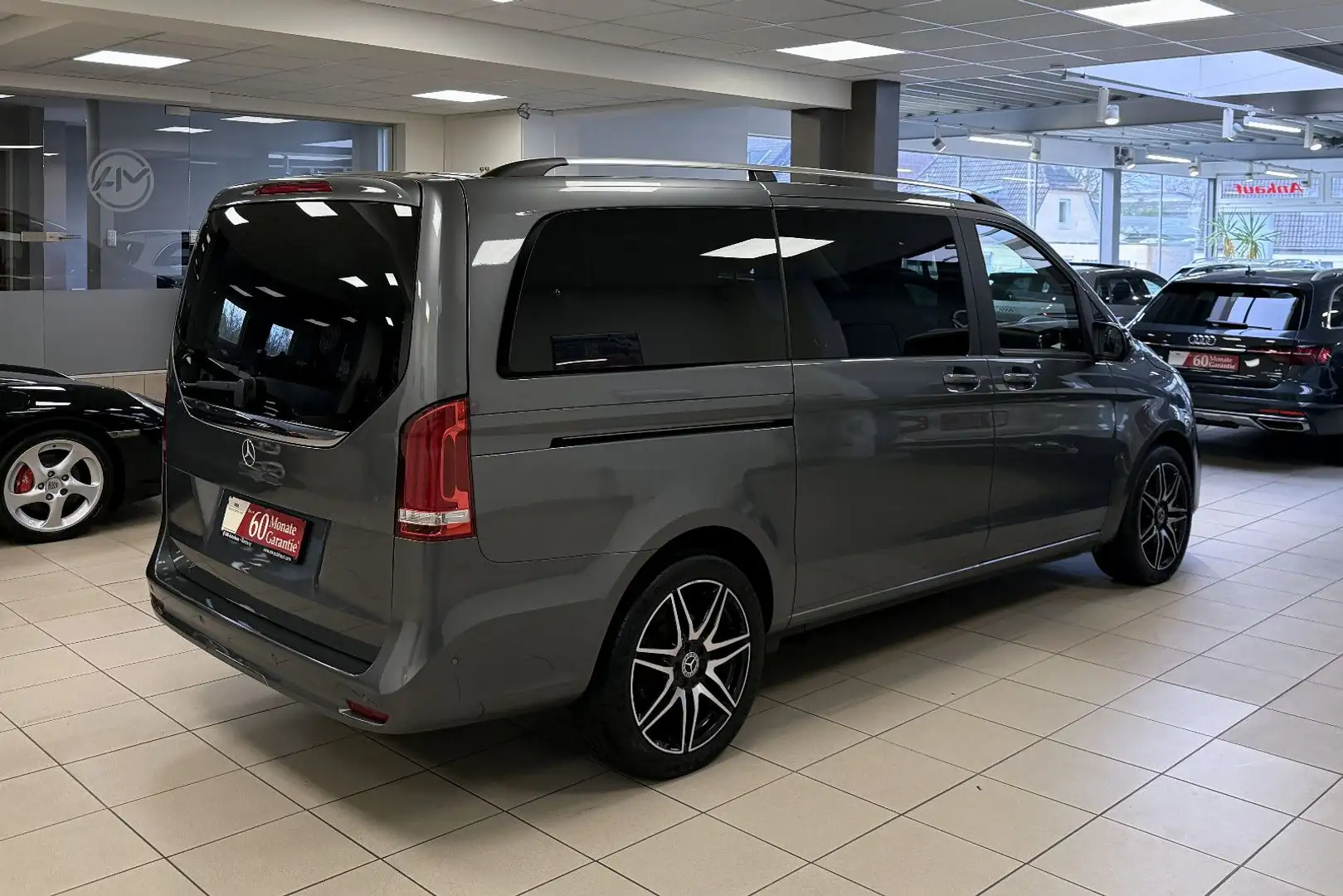 Mercedes-Benz V 250 d AVANTGARDE 4Matic LANG *AMG*ACC*AHK*Tisch Grau - 2