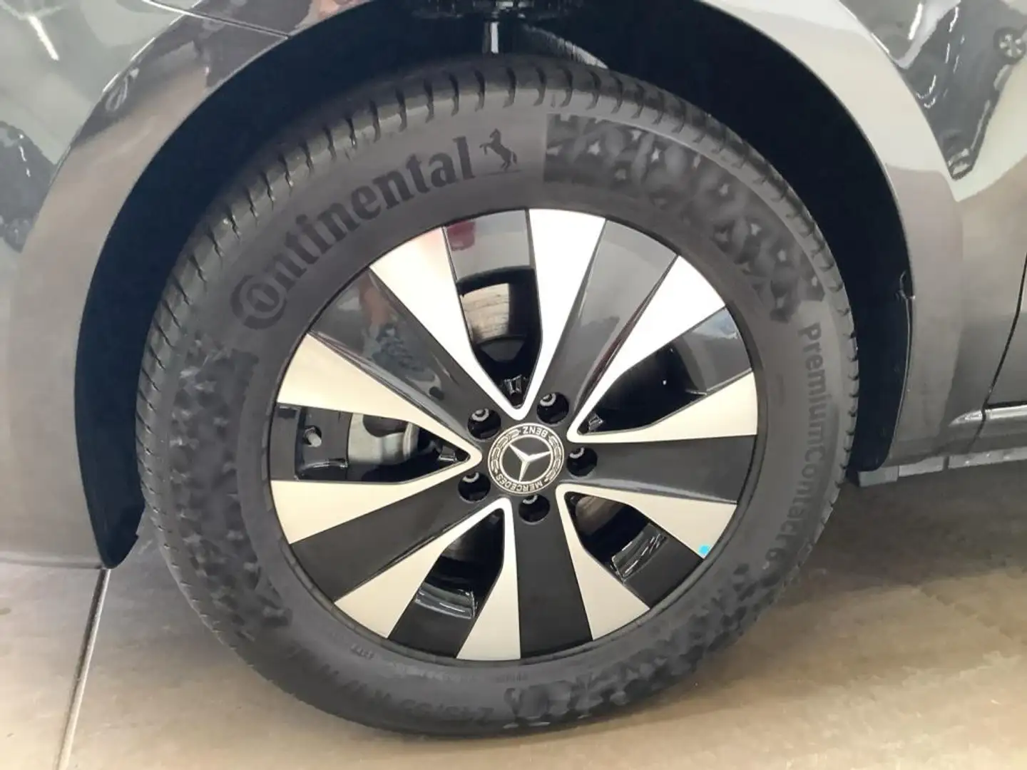 Mercedes-Benz Vito e 129 Tourer Pro Multibeam/Distronic/MBUX Grau - 2