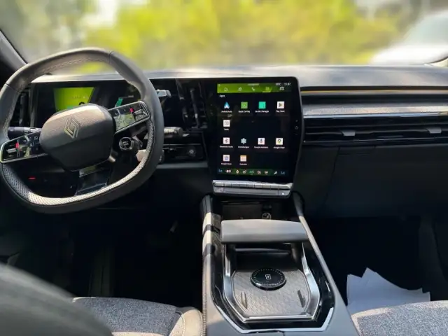 Renault Austral view 11