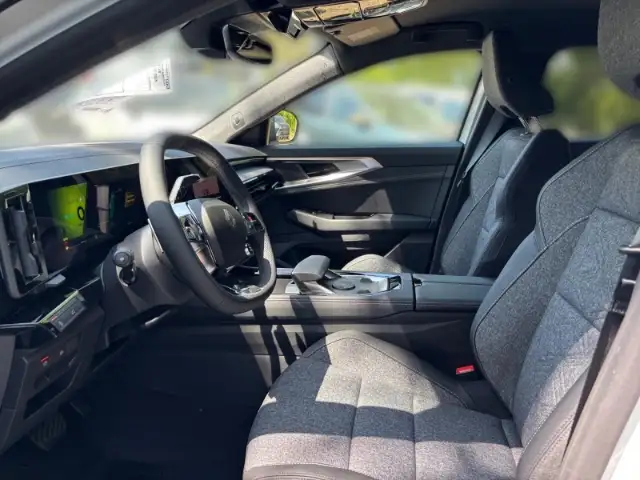 Renault Austral view 7