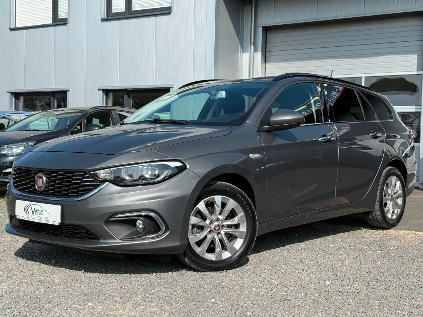 Fiat Tipo Lounge*SHZ*RFK*Navi*AHK*Tempomat*Klima Grijs - 1