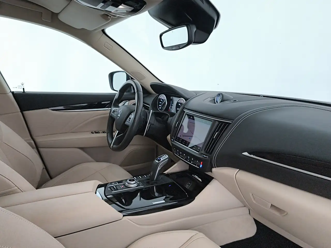 Maserati Levante 2023 — фото 11