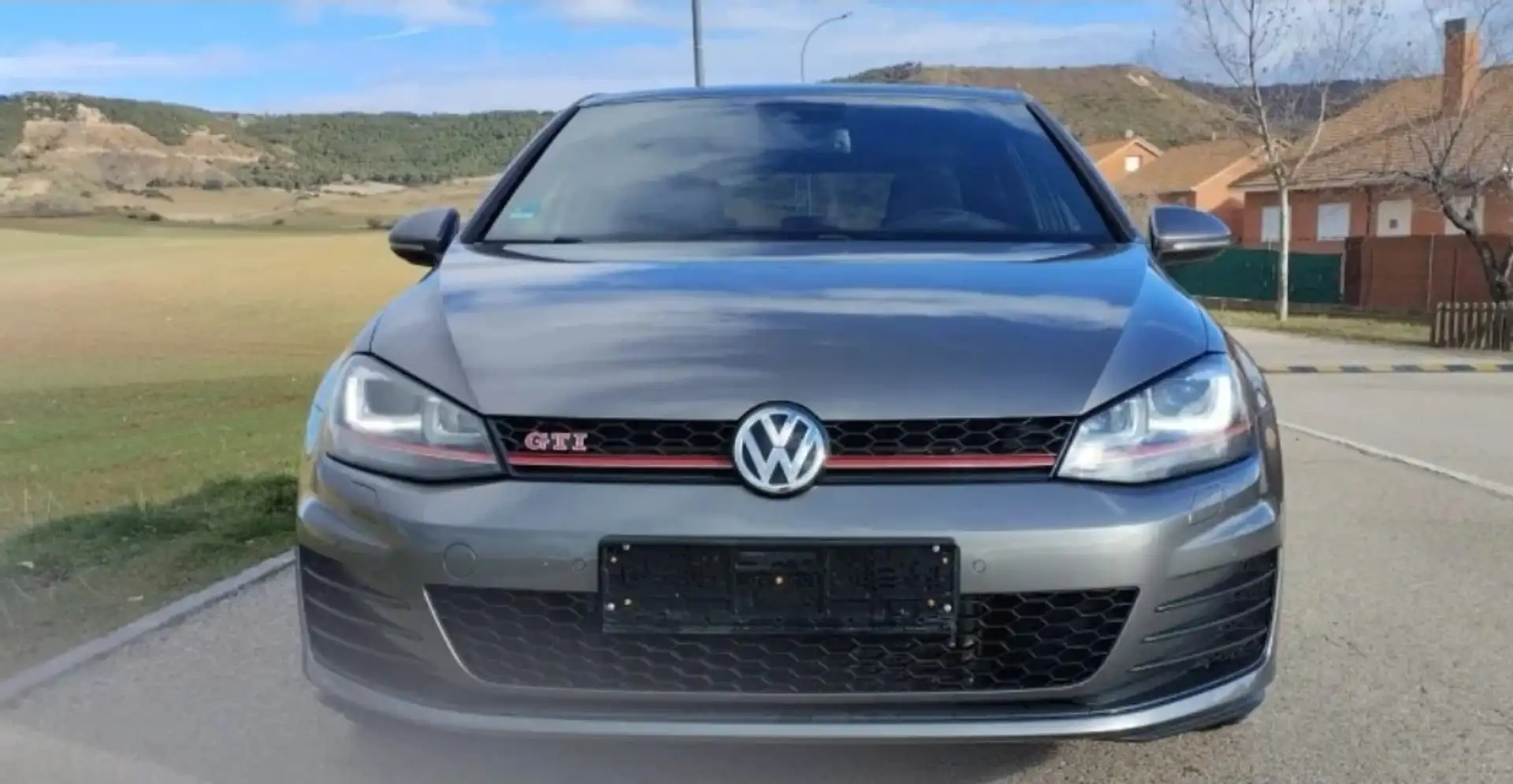 Volkswagen Golf GTI 2.0 TSI Performance 230 - 1