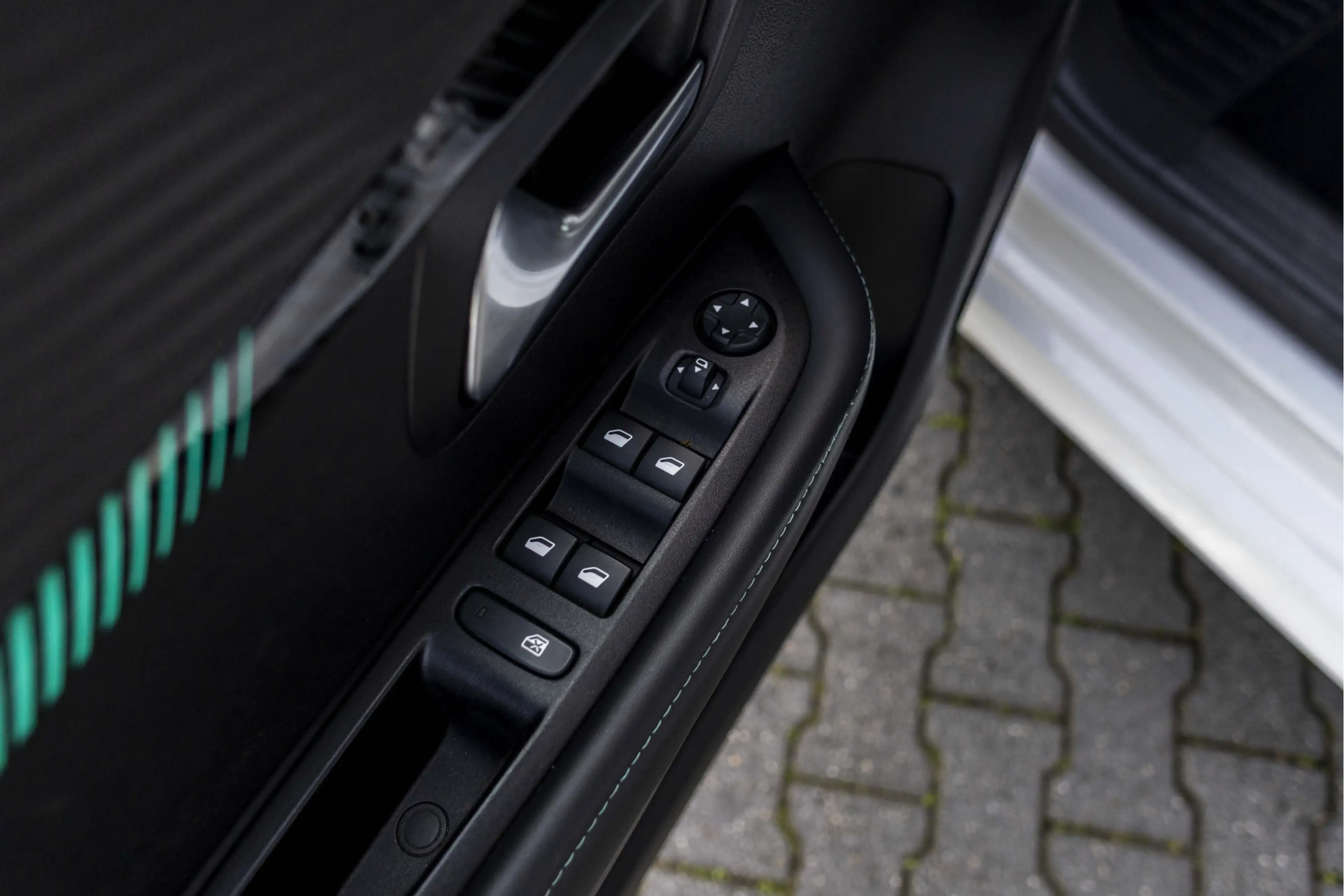Peugeot e-208 EV Allure Pack 50 kWh Camera | Carplay — photo 21